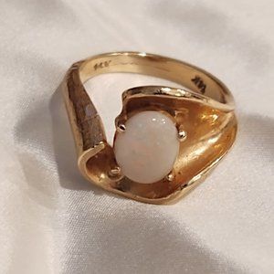 14k Gold Opal Vintage Ring